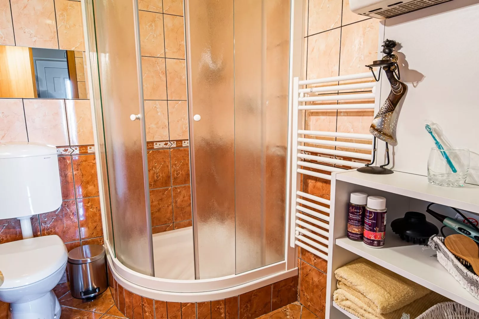 Elegant and Stylish Retreat Apartments with Terrace - Studio Apartment with Terrace-Salle de bain