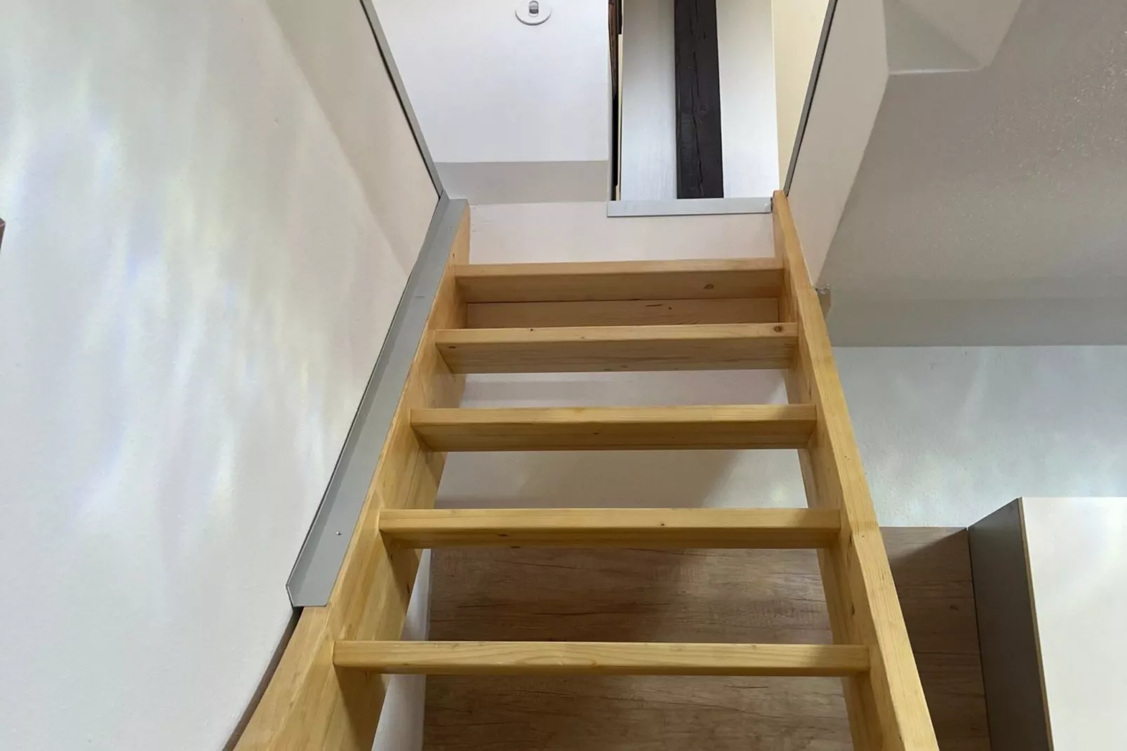 Meadow Tranquil Apartments with Evergreen Garden - Two Bedroom Apartment-Indoor