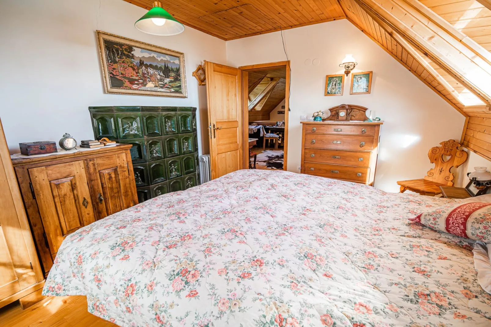 Cozy Countryside Retreat Villa with Hot-Tub - Two Bedroom Villa with Hot Tub-Bedroom