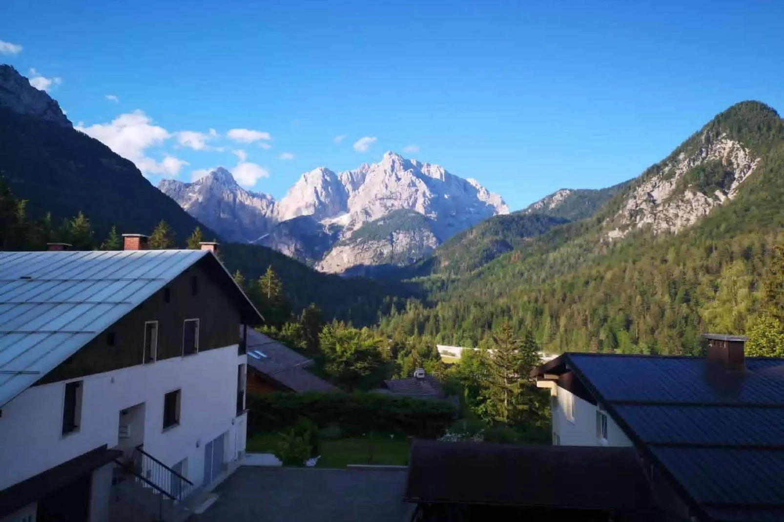 Kranjska Gora Comfortable Apartment with Balcony and Mountain View - Two Bedroom Apartment with Balcony-Vue