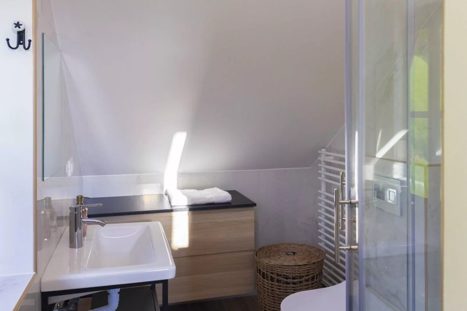 Mountain View Villa with Sauna and Hot-Tub - Three Bedroom Villa with Sauna and Hot-Tub-Badezimmer