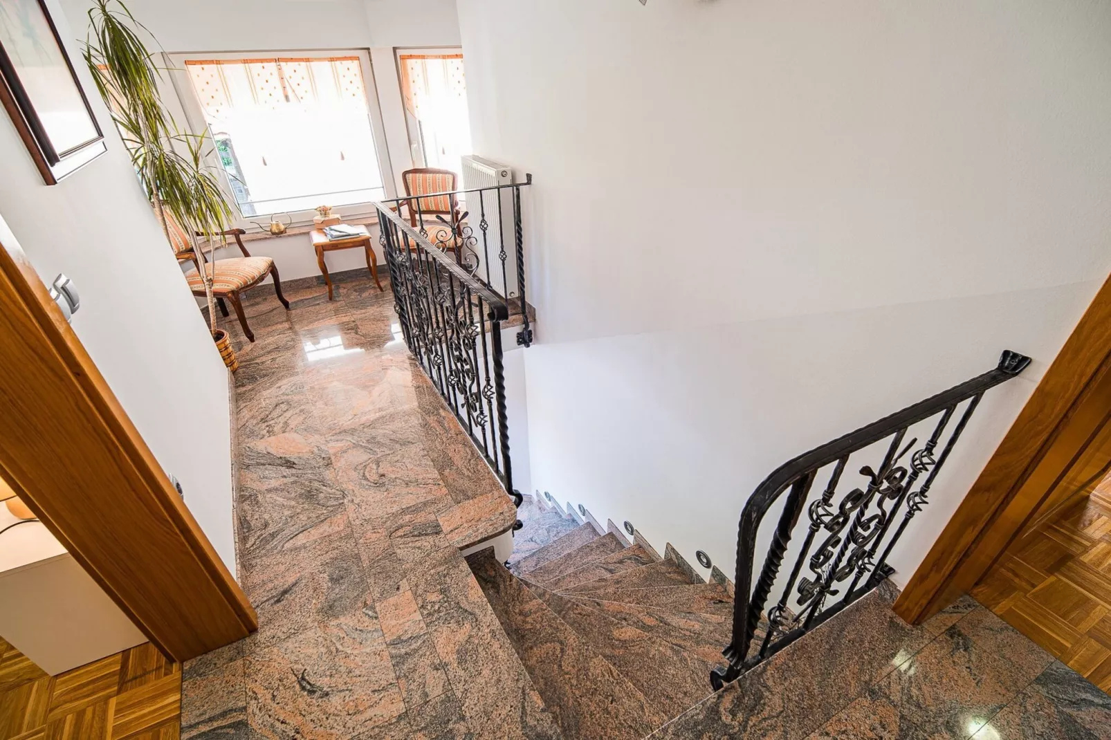 Sunny and Comfortable Apartment with Terrace and Garden - Two Bedroom Apartment with Terrace-Treppe