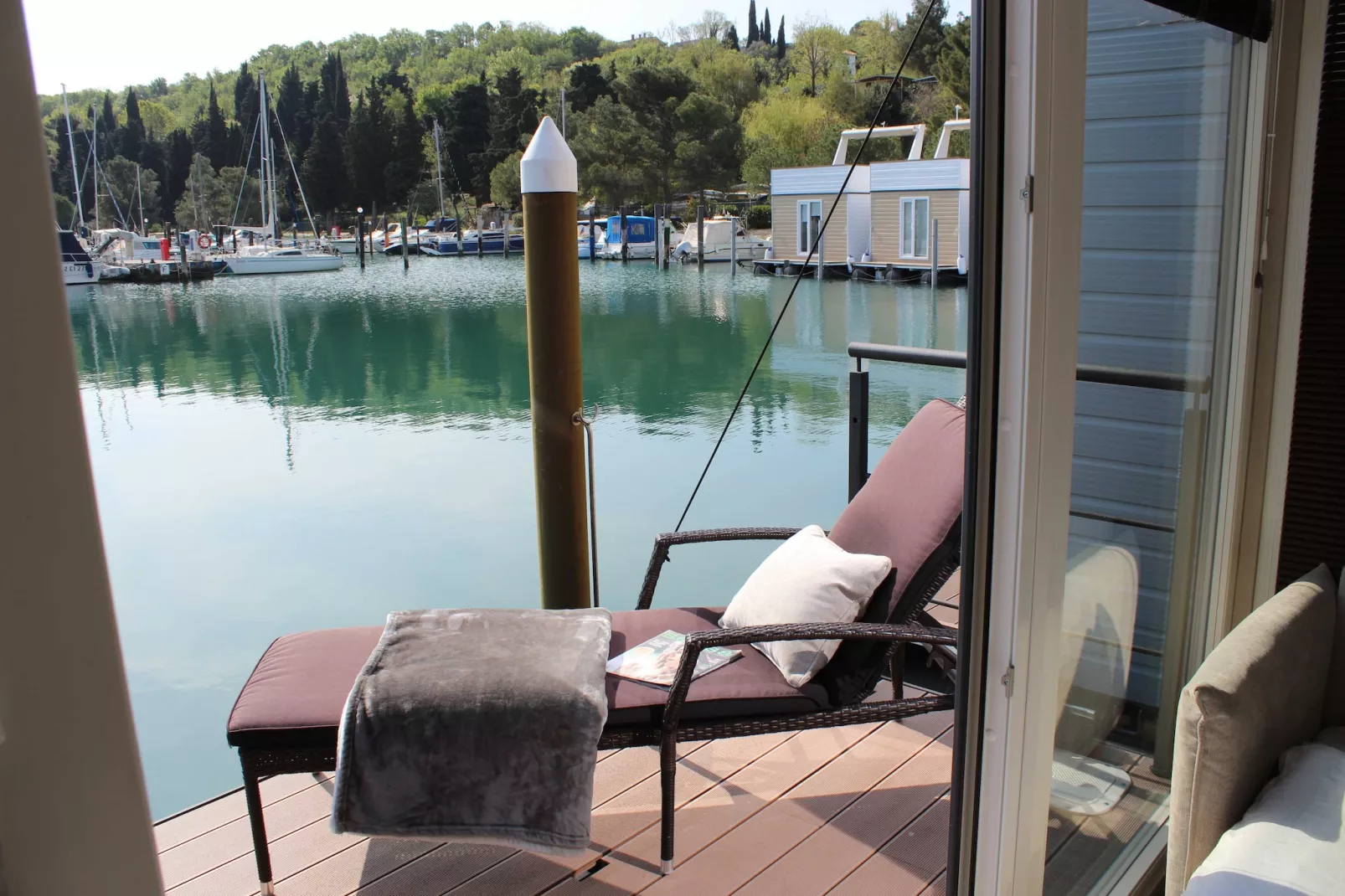 The Seaborn Residence - Two Bedroom Floating House