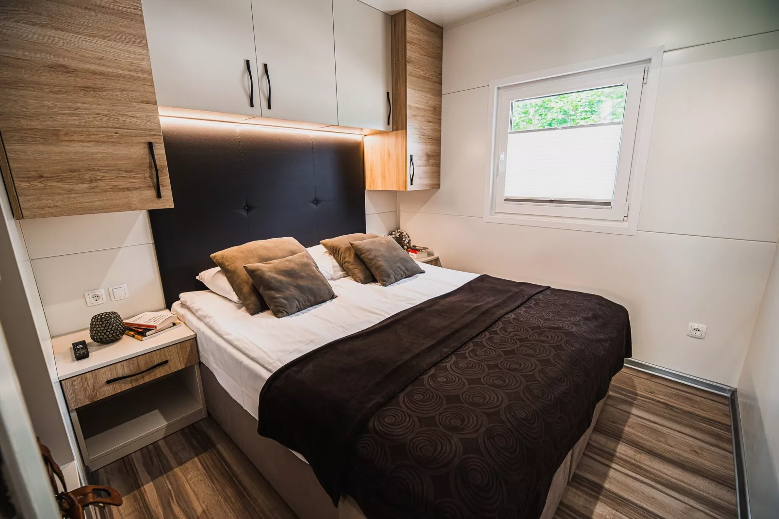 Lake Serenity Premium Mobile Homes with Thermal Riviera Tickets - Three Bedroom Mobile Home 15\/028 - Chambre