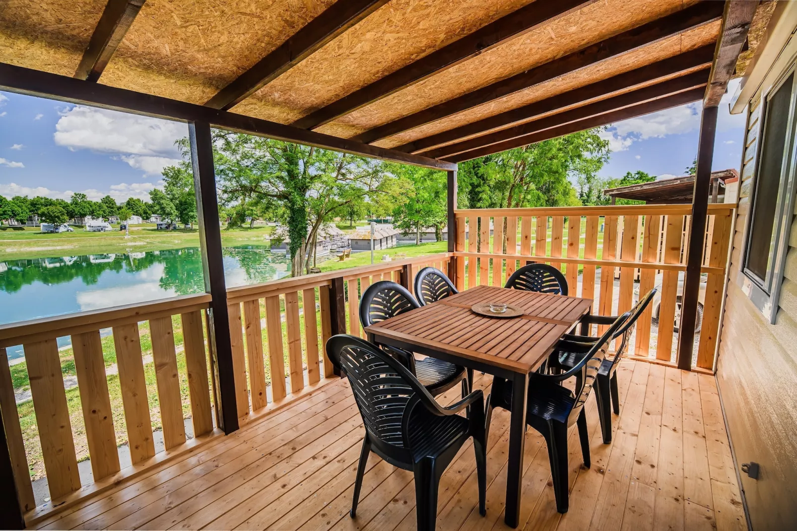 Waterside Retreat Mobile Homes with Thermal Riviera Tickets - Three Bedroom Mobile Home with Lake View  (owner 2)-Terrace