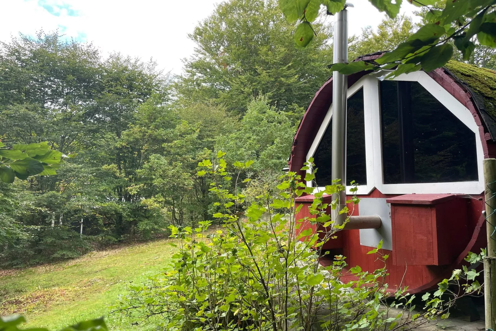 Charmant chalet au bord du lac avec sauna-Extérieur