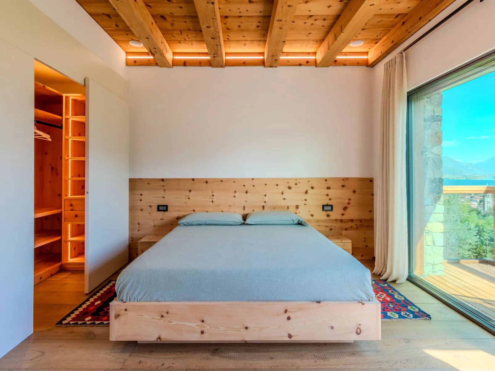 Woodhouse Domaso-Dedans