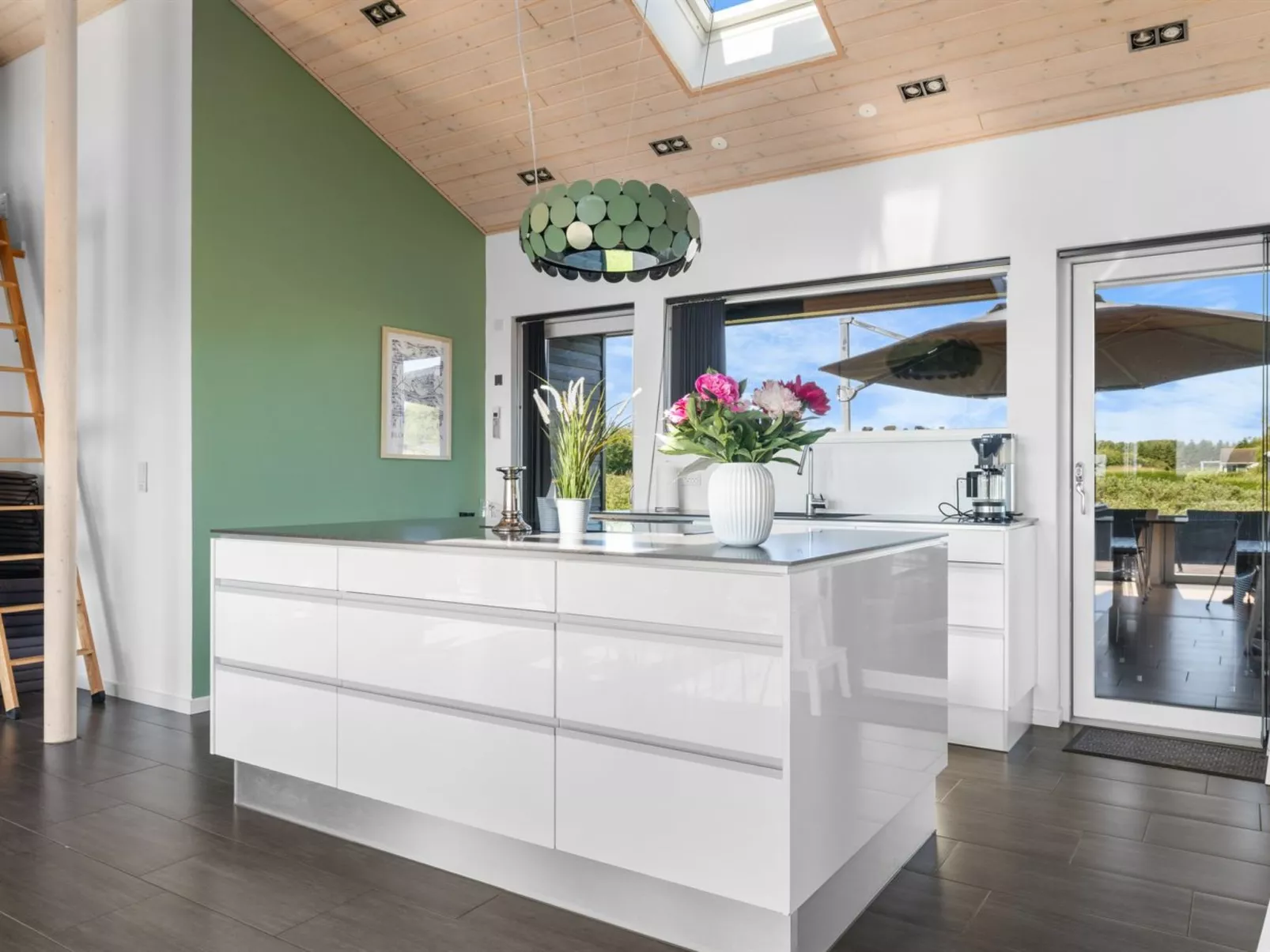 "Konsta" - 300m from the sea-Drinnen