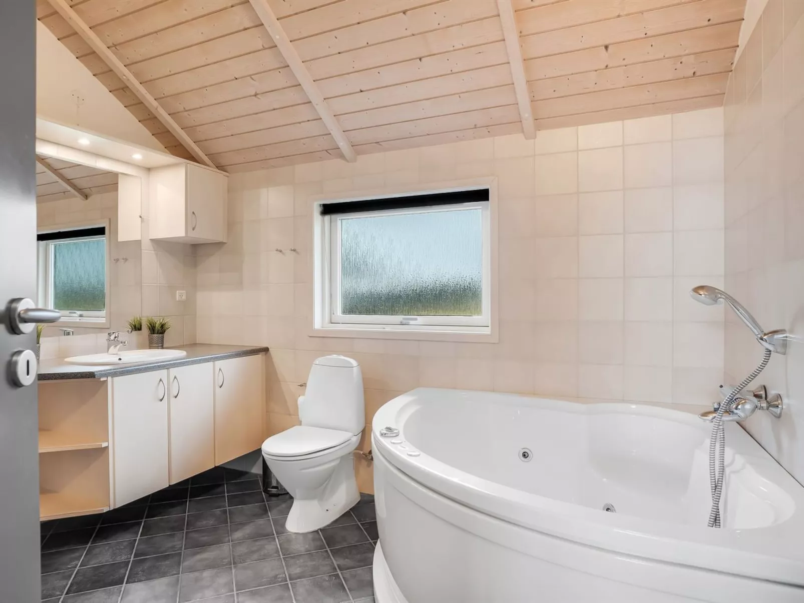 "Bruse" - 200m from the sea-Drinnen