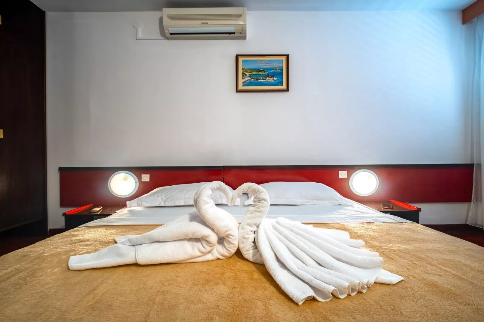 Hotel Issa - Double Room Sea View 11 - Schlafzimmer