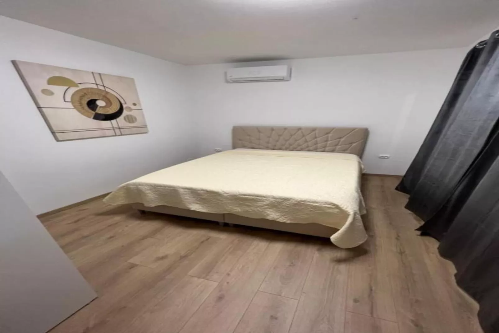 Four-Bedroom Apartment With Sea View-Schlafzimmer