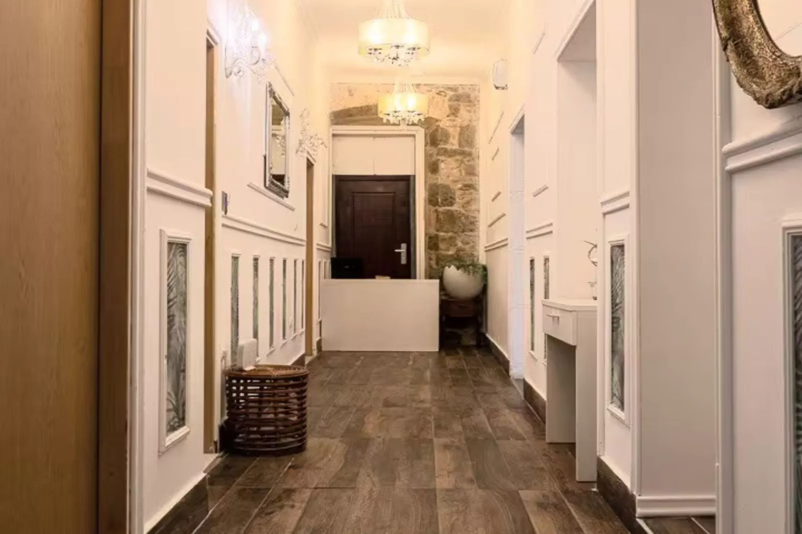 Six-bed room 2-Indoor