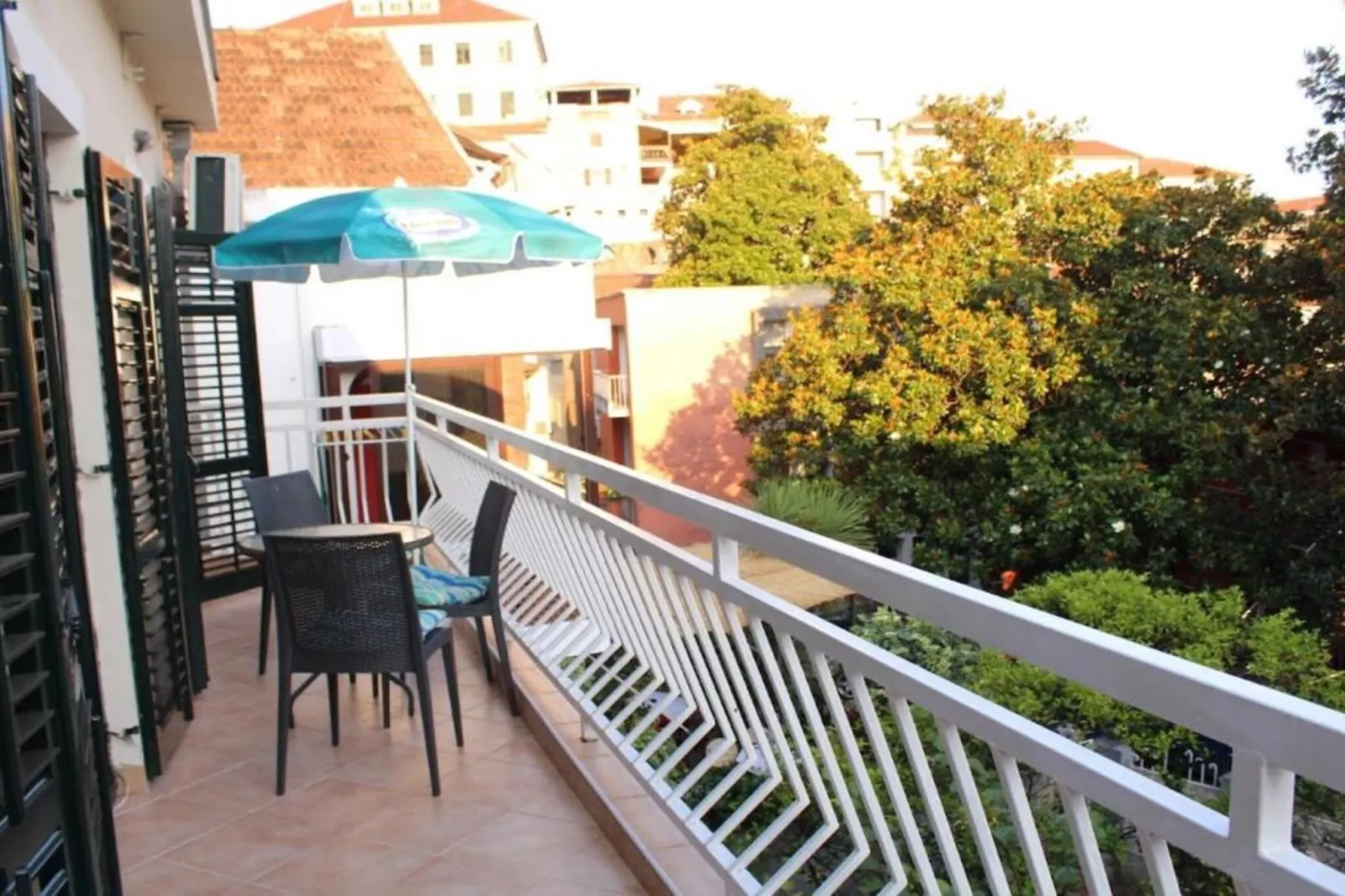 City & Sea Escape – A Perfect Stay in Herceg Novi - Two Bedroom Apartment with Seaview-Terrasse / balcon