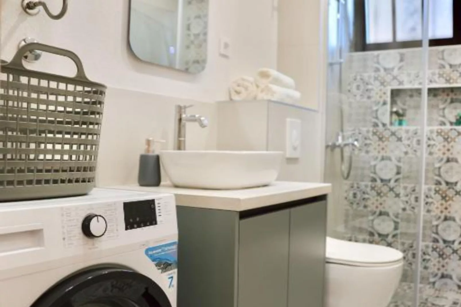 Stylish Apartment with Modern Elegance in Herceg Novi Area - Deluxe One Bedroom Apartment with Terrace-Badezimmer