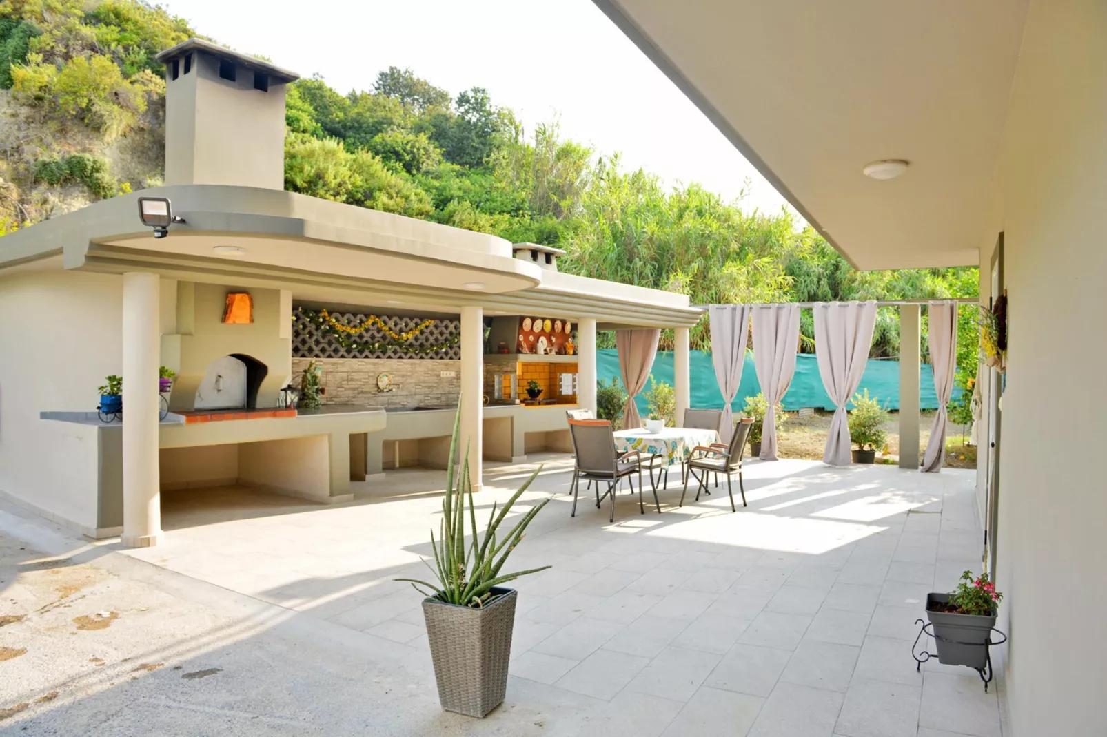 Villa Zambaka-Terrasse / balcon