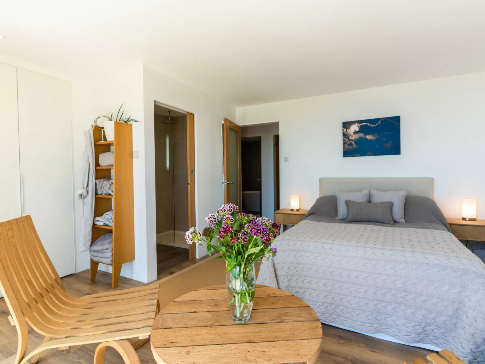 Avalon Sea Views-Dedans