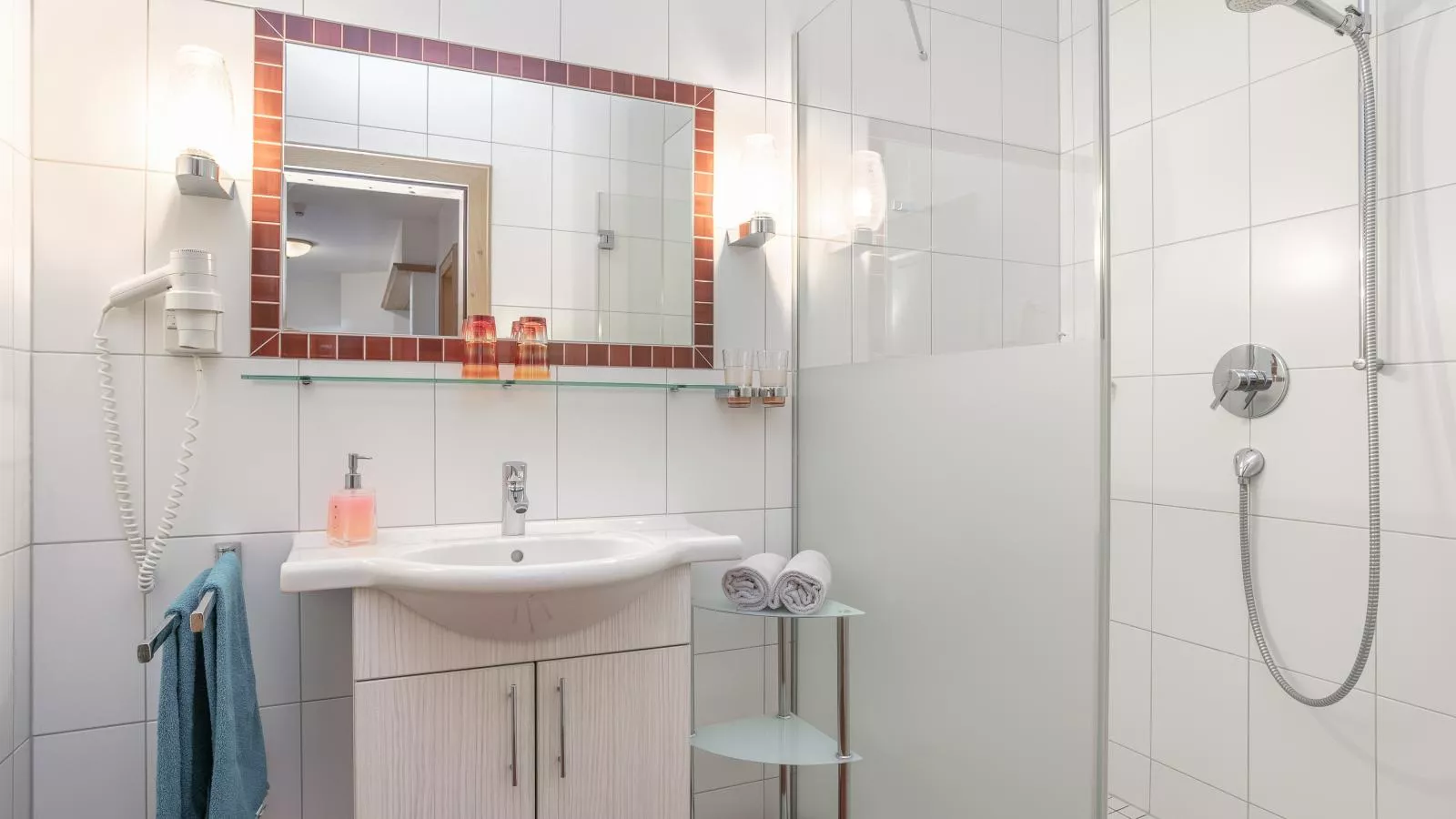 Landhaus Marchfeld Top 1  Top 2 Top 3-Bathroom