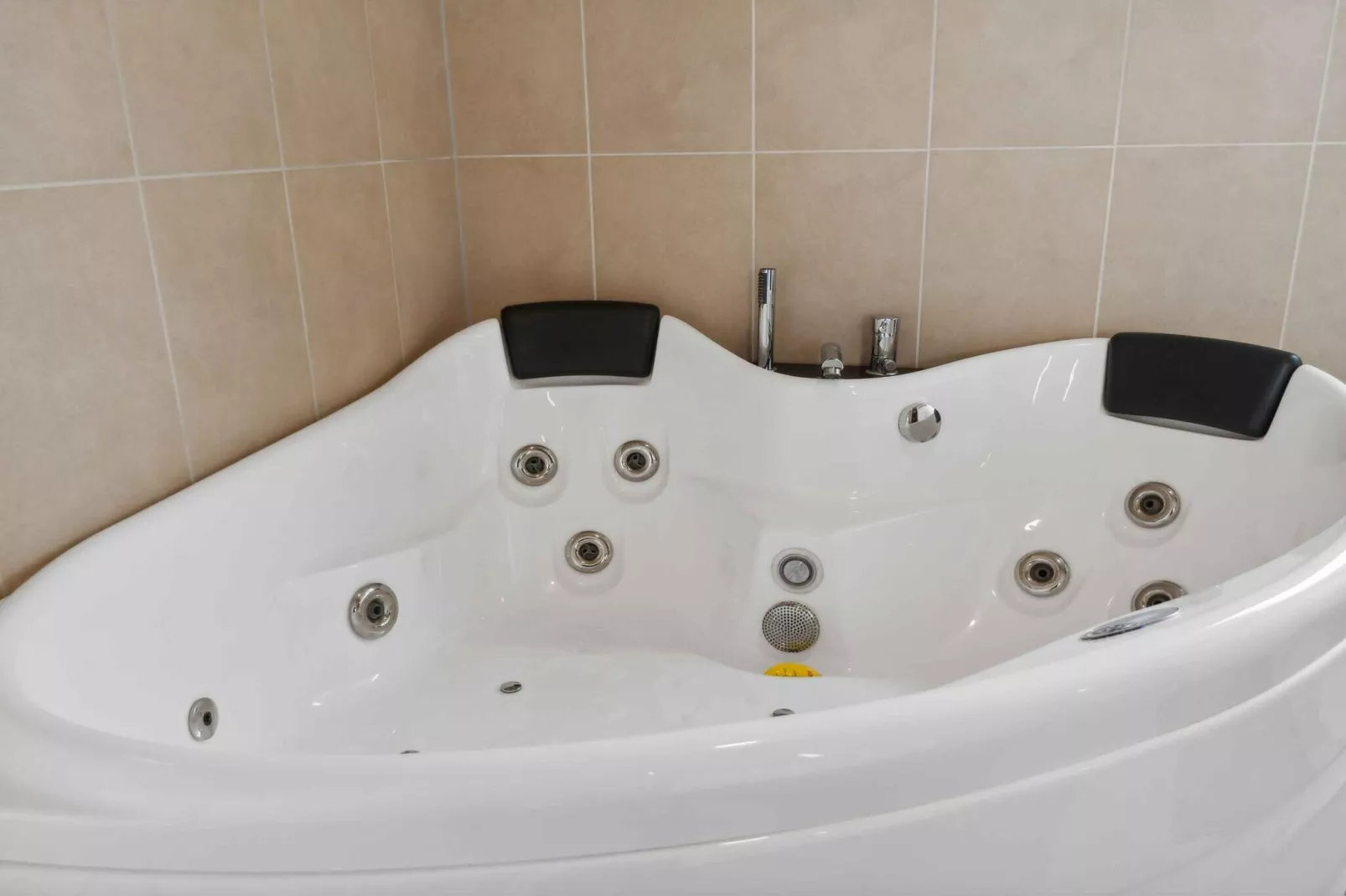 5 Sterne Ferienhaus in Idestrup-Wellnessbereich