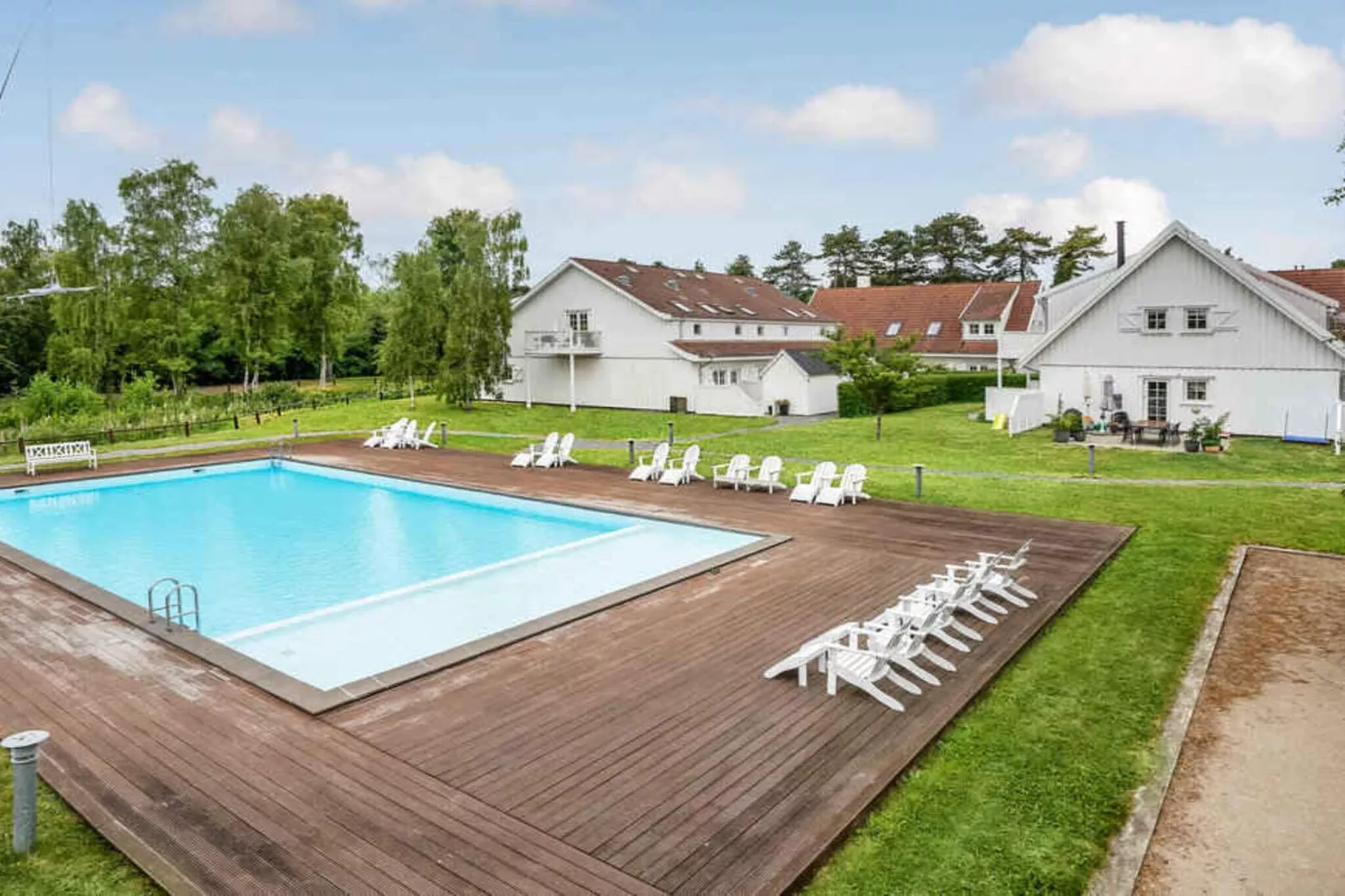 5 Sterne Ferienhaus in Nykøbing Sj-Schwimmbad
