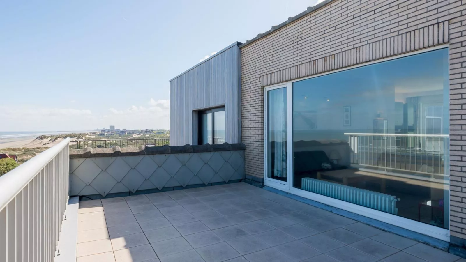 Zeezicht 7e-Terrace balcony