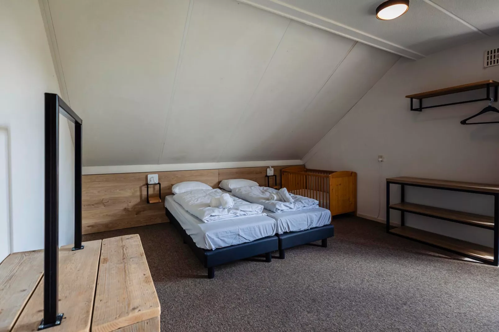 16 - Persons Family bungalow-Chambre