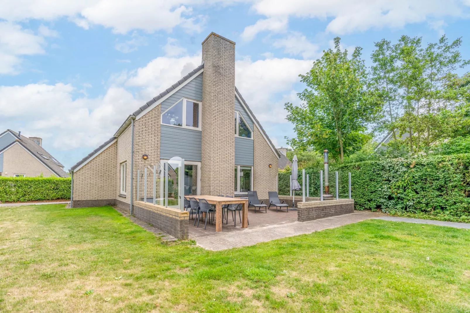 Kamperfoelie 33-Extérieur été