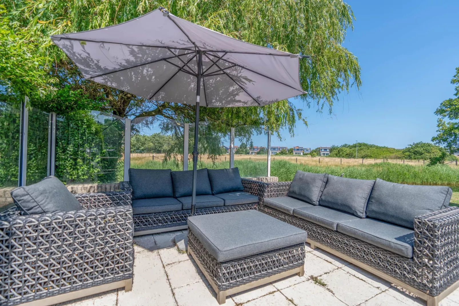 Kamperfoelie 67-Terrace balcony