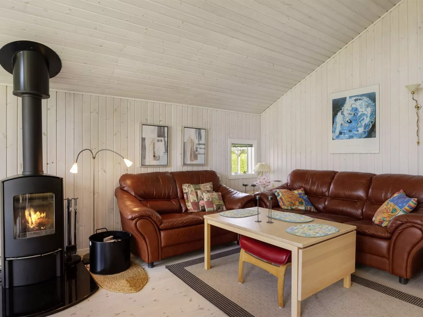 "Erok" -  from the sea-Drinnen