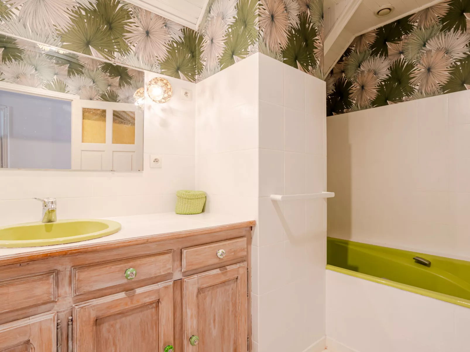 Les Jonquilles-Drinnen