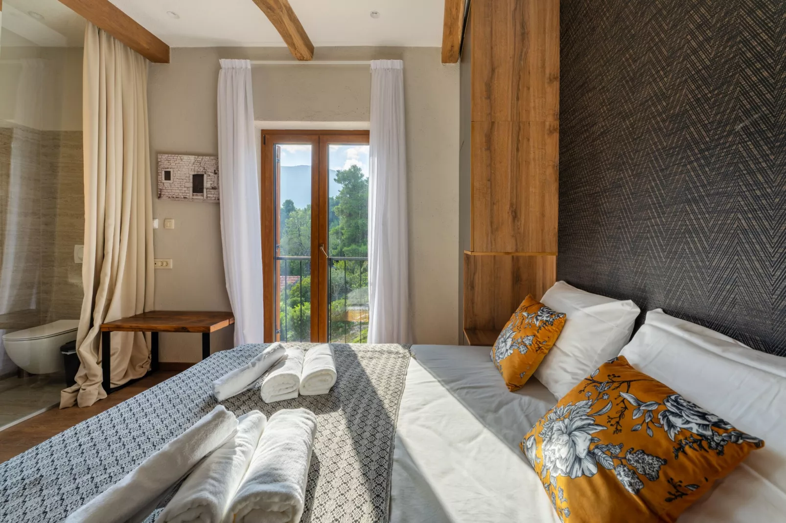 Authentic Villa Fisola-Bedroom