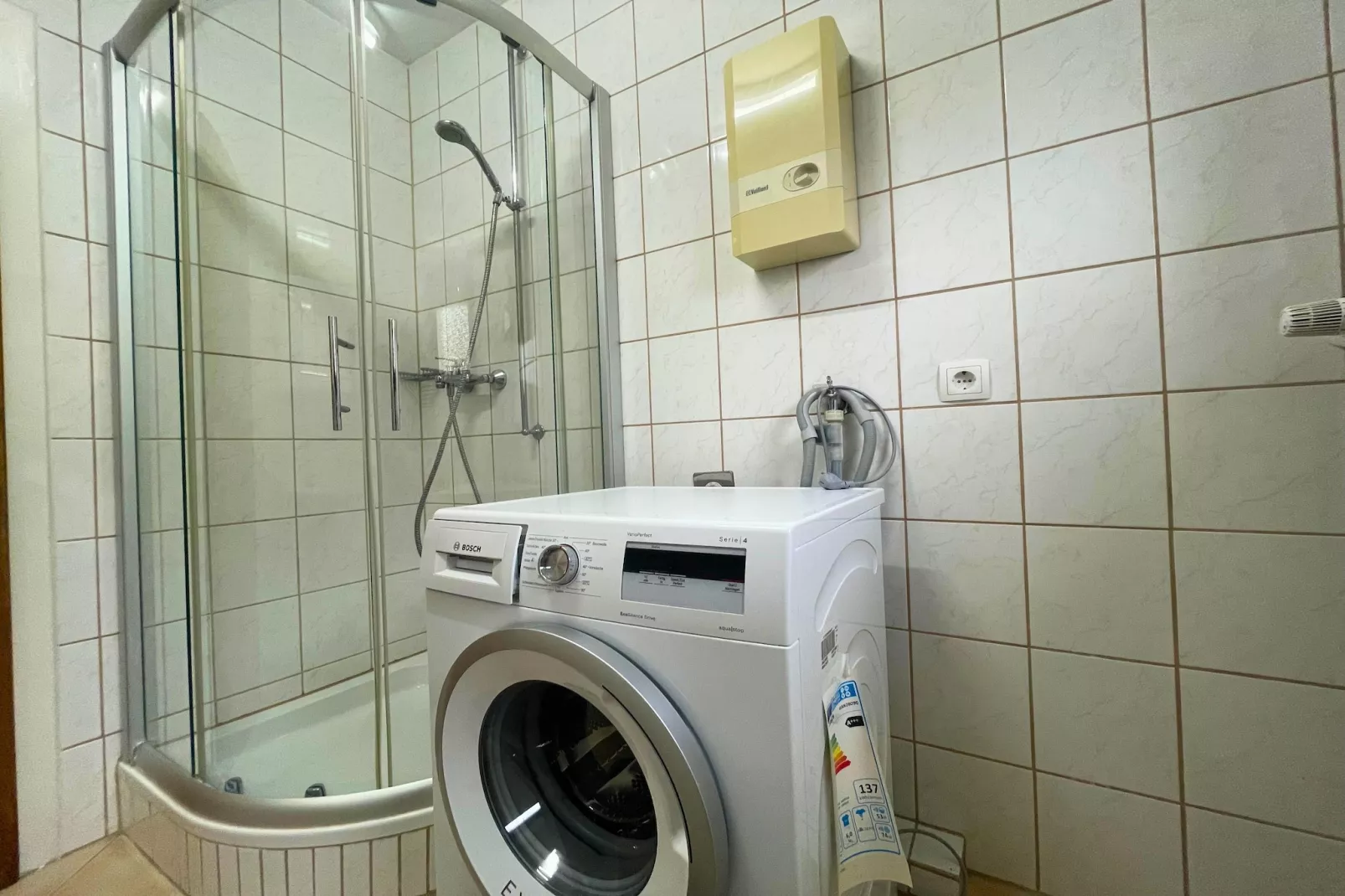 Ferienwohnung Birresborn-Badezimmer