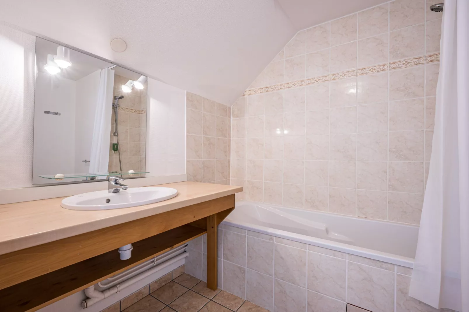 Birdie F N°21 - 5P10-Bathroom