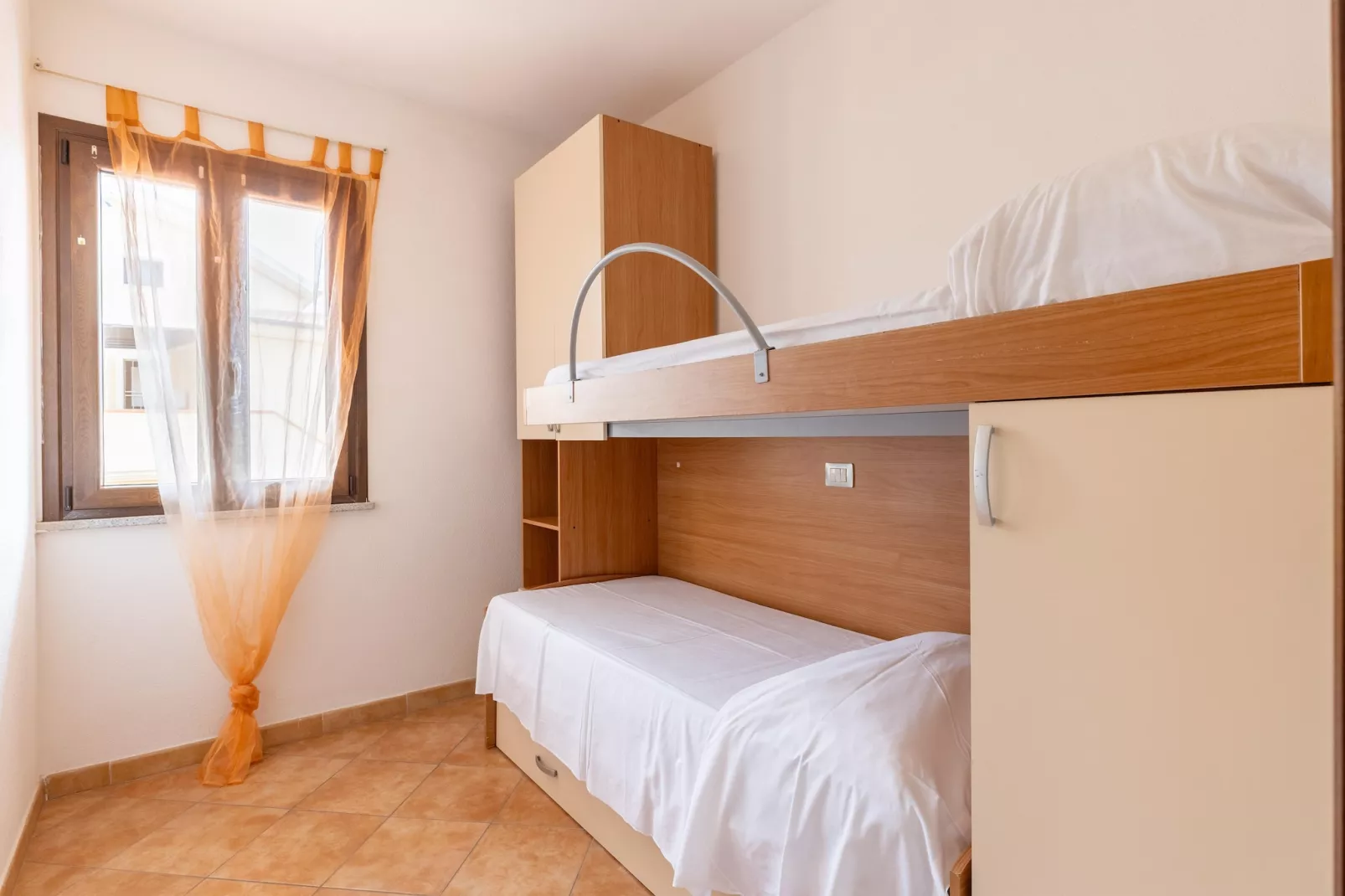 TRILO 3 MAGNOLIA-Schlafzimmer