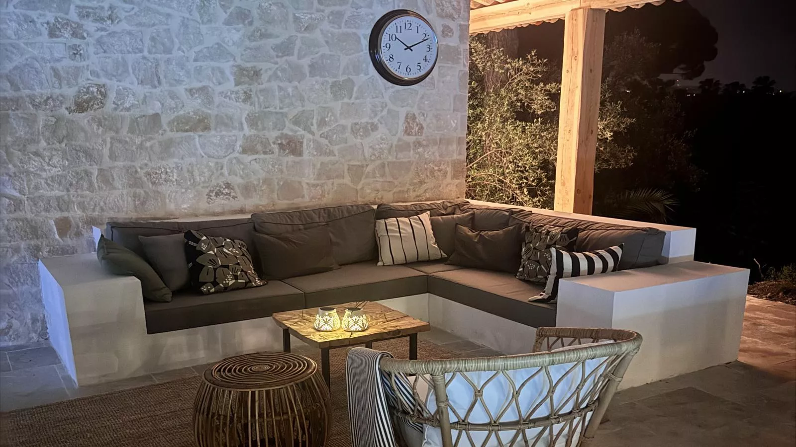 Les Palmiers-Terrace balcony