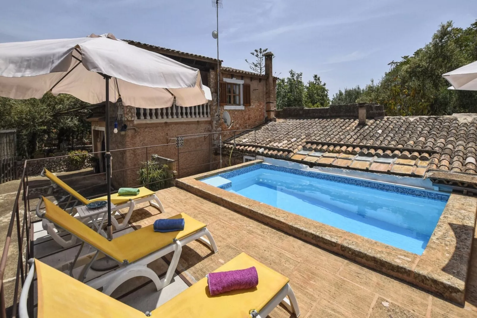 Montserrat-Swimming pool