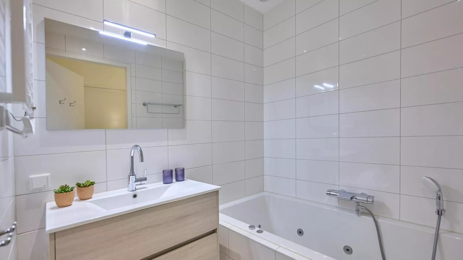 Sauna Zee 27H-Bathroom