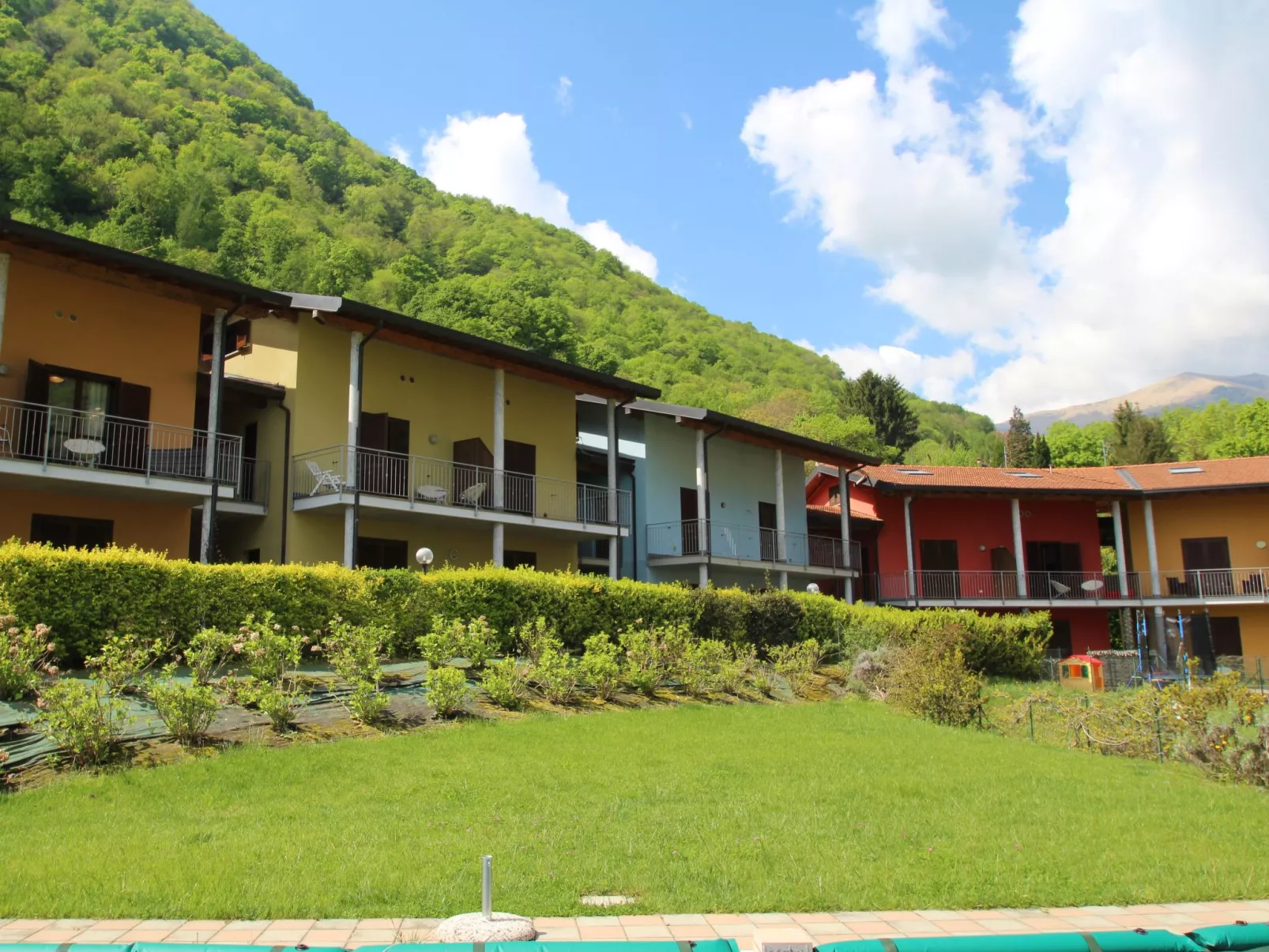 Borgo Castello-Outside