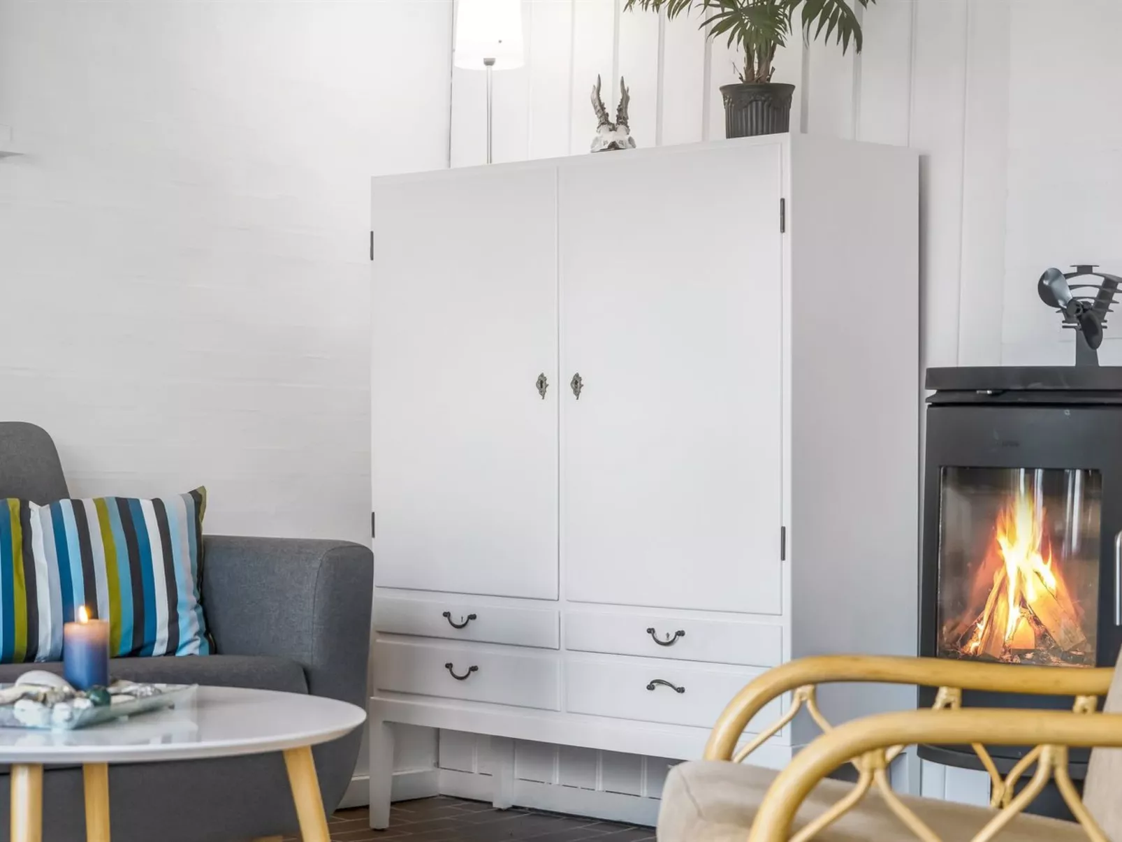 "Ketilbiorn" - 700m from the sea-Inside