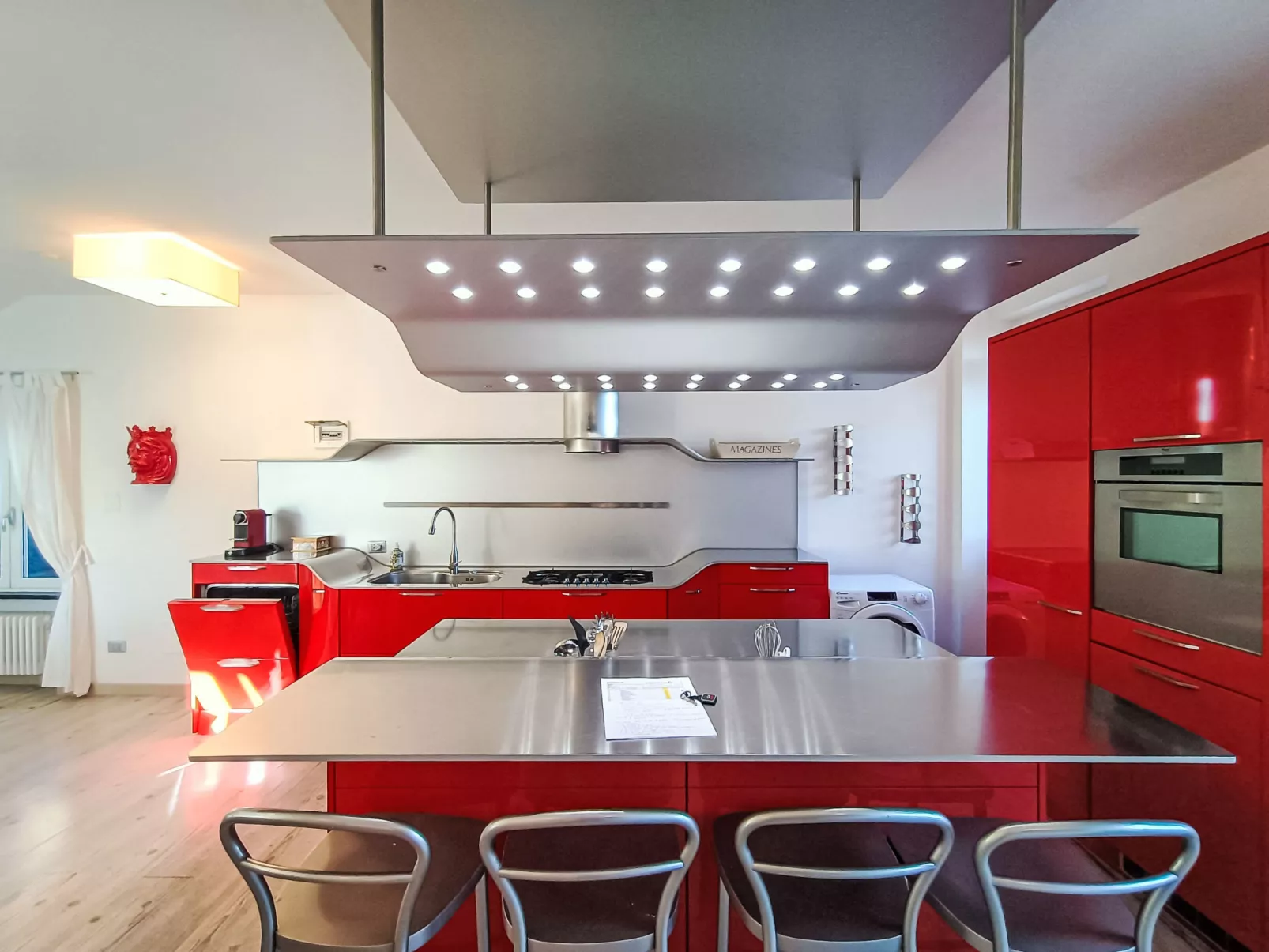 Terrazza con glicine-Drinnen