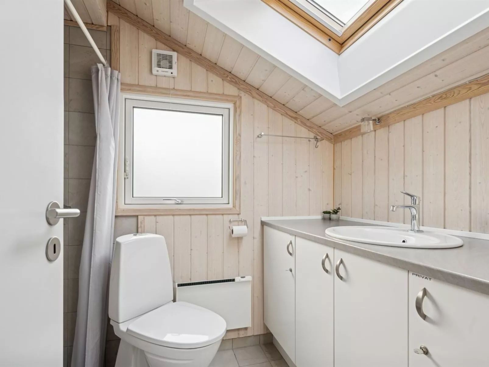 "Gyda" - 840m from the sea-Drinnen