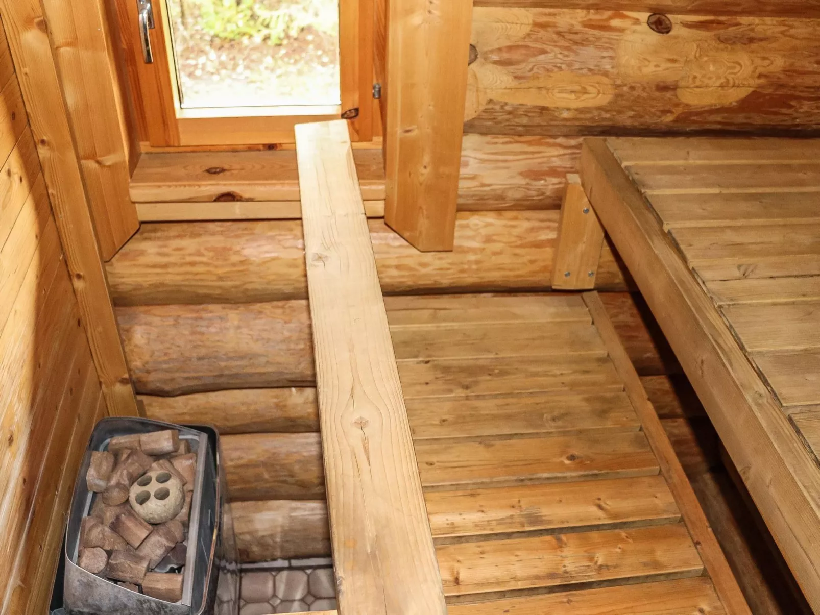 Lampitaival 5-Dedans