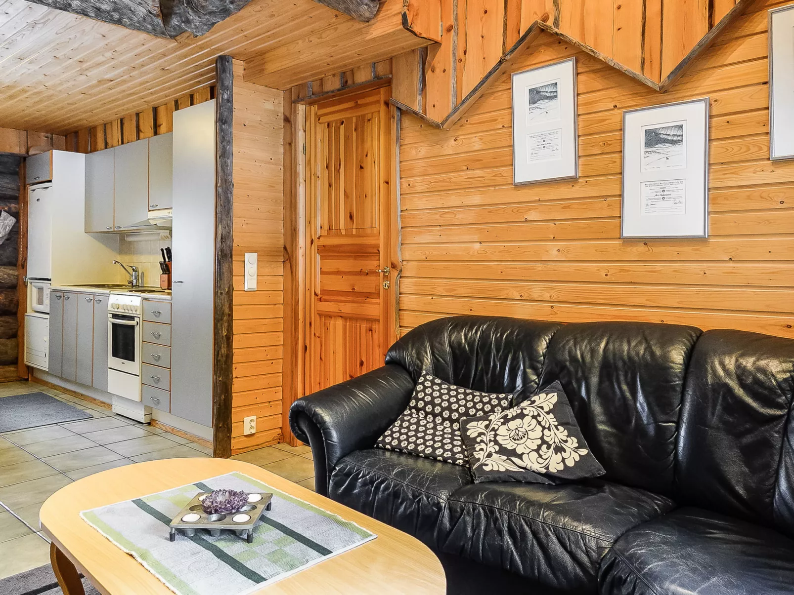 Kantapää d3-Dedans