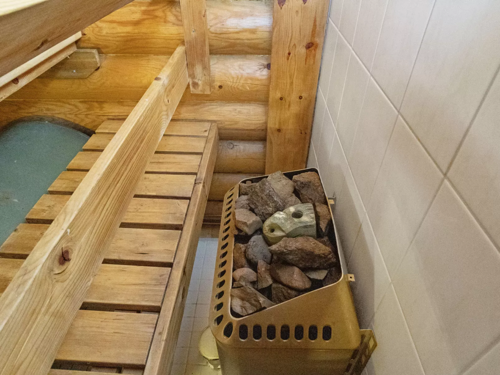 Ahvenmäki b-Drinnen