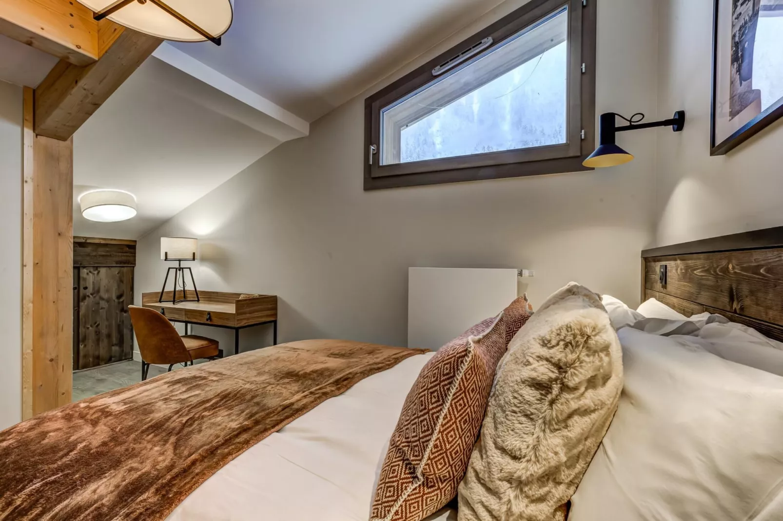 White Pearl A31-Bedroom