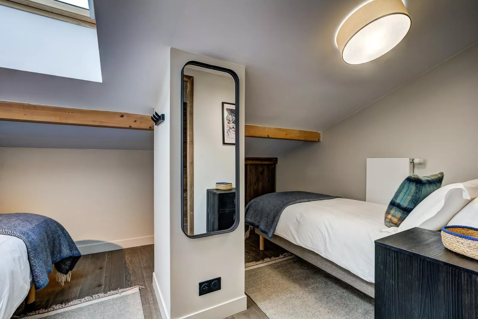 White Pearl A32-Bedroom