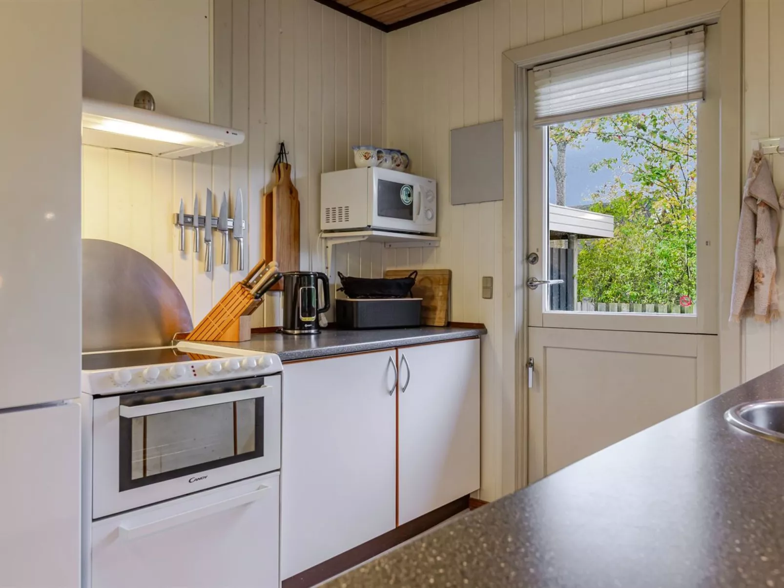 "Mika" - 300m from the sea-Inside