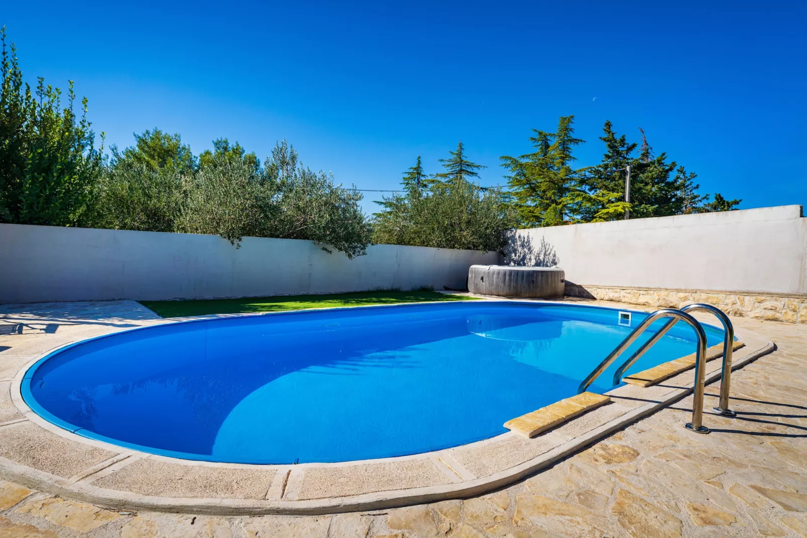 Holiday home Emily-Piscine