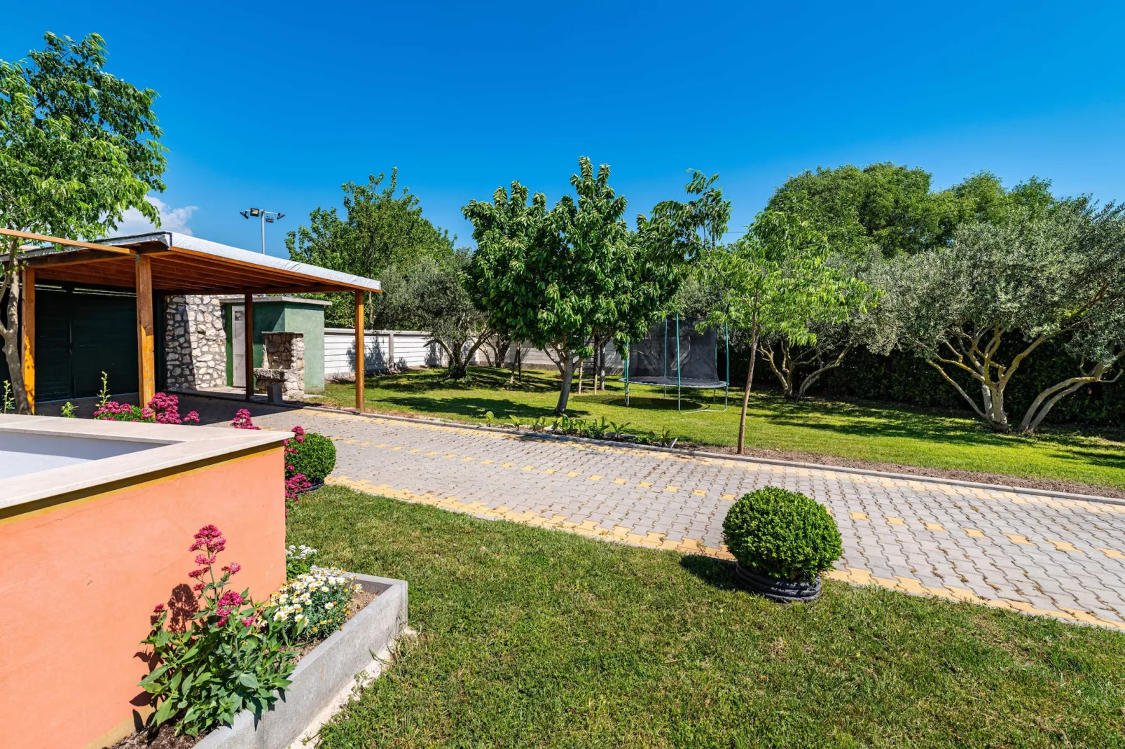 Authentic stone house Momo-Hall & reception