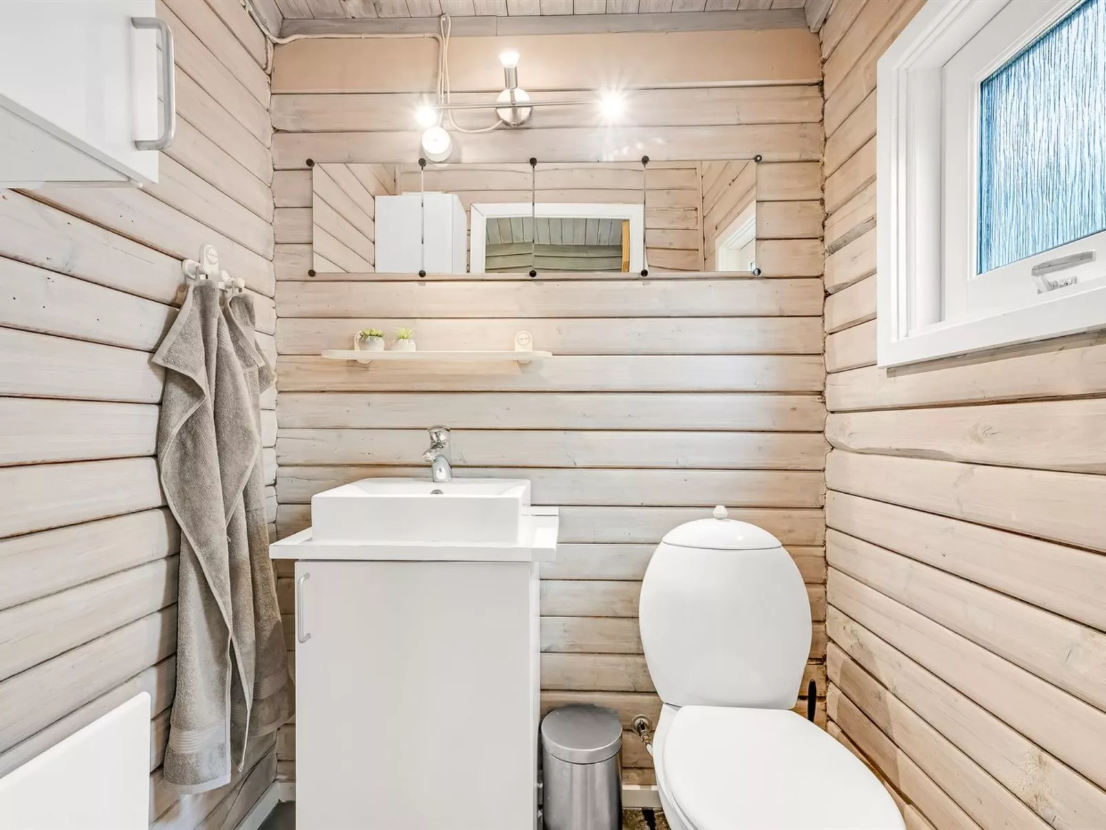 "Leandra" - 11km from the sea-Drinnen