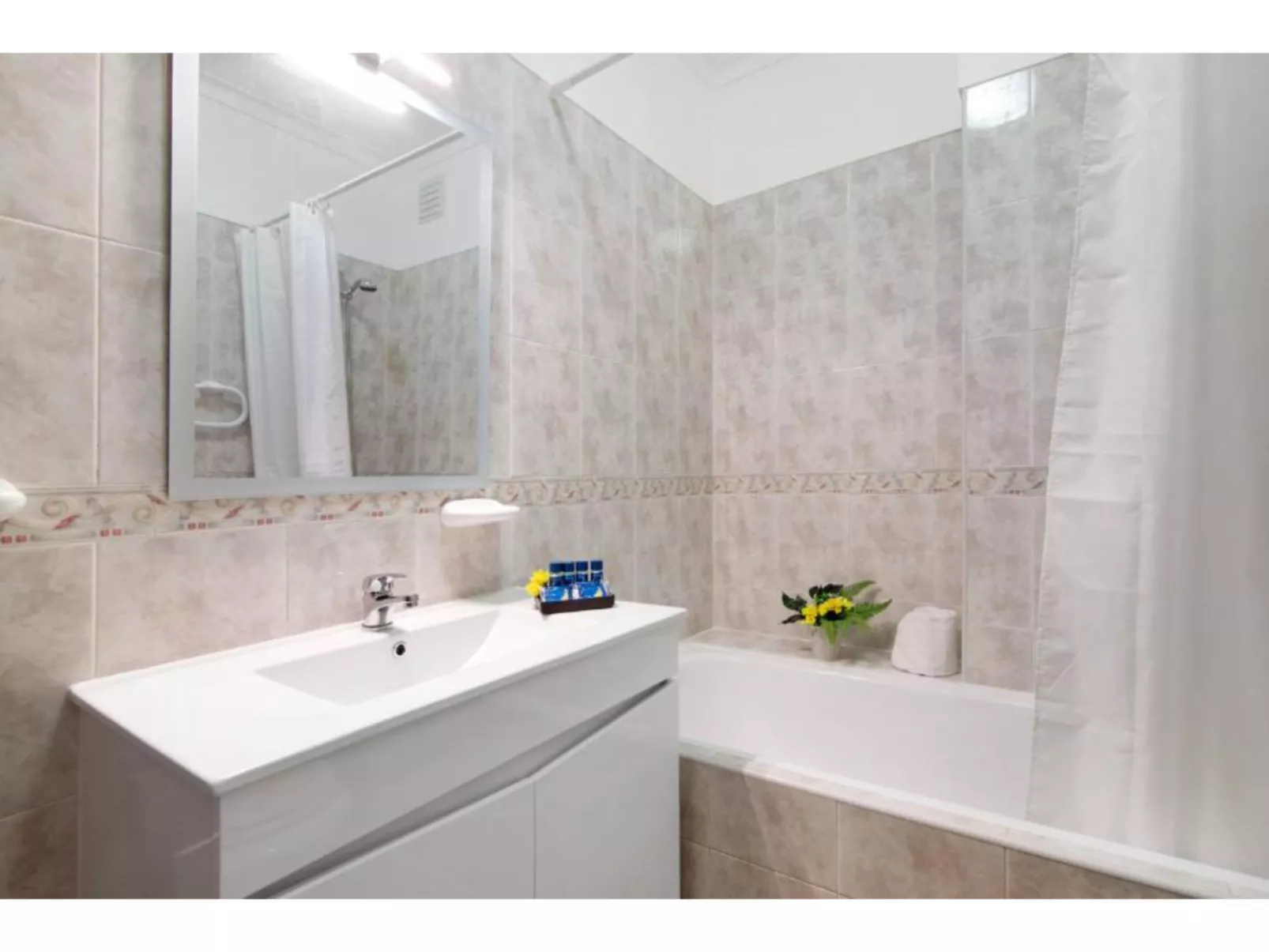 Jade-Sunny Way-Inside